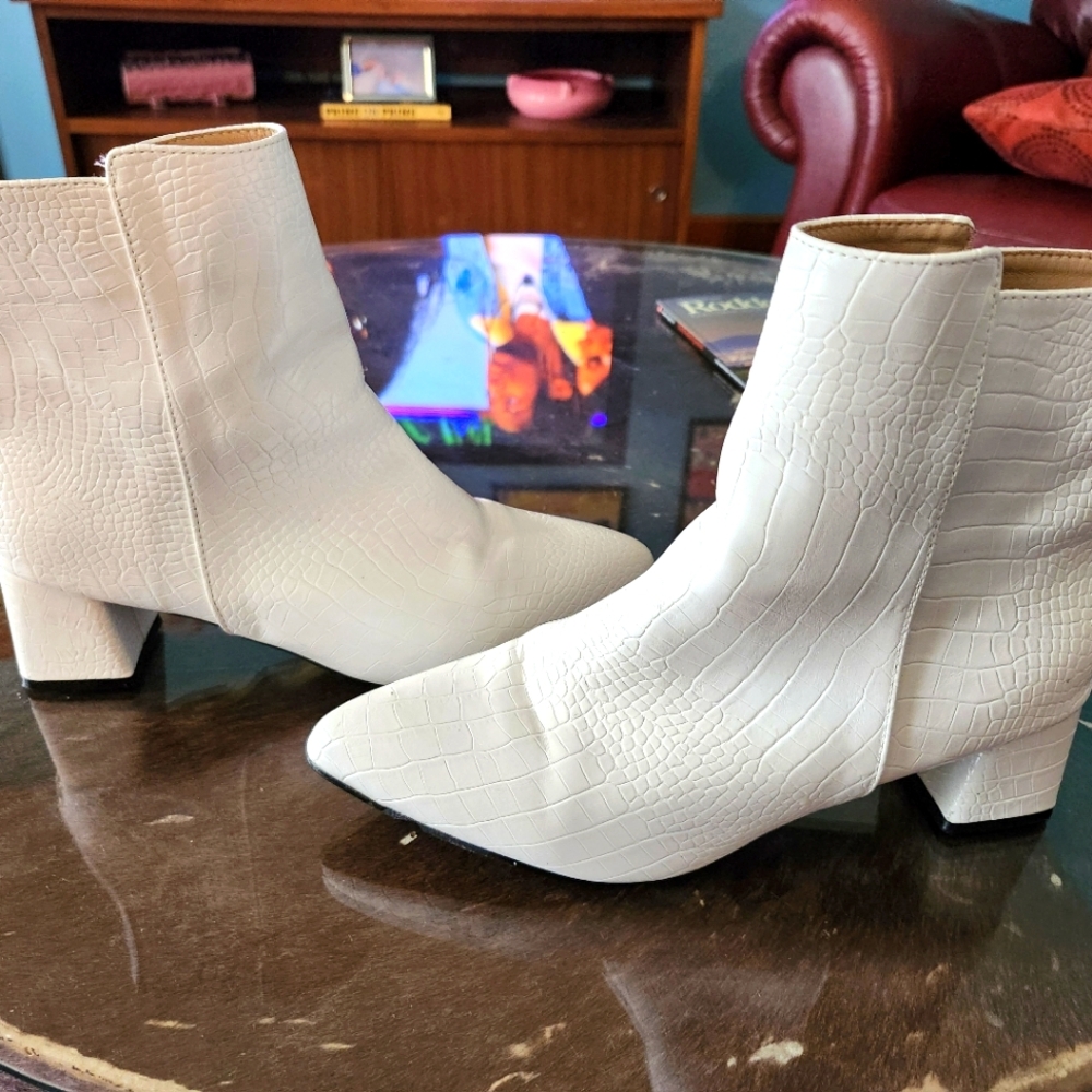 White vinyl boots from Shein - Size 9